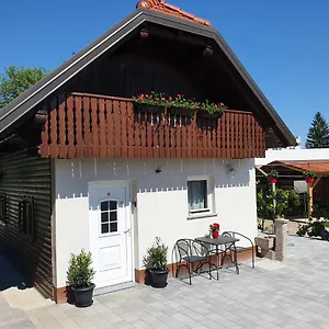 Charming Tiny House 